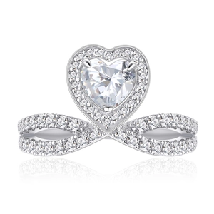 Bague en argent avec cœur halo et anneau infini orné de diamants pavés scintillants