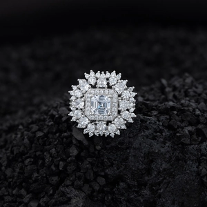 Luxurious S925 sterling silver ring with square crystal in a radiant snowflake design