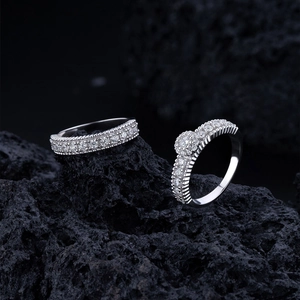 Ensemble de bagues de luxe en argent S925 avec diamants sur pierre volcanique