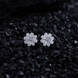 Sparkling S925 sterling silver daisy stud earrings with micro-pave white zircon stones