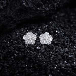 Boucles d'oreilles camélia élégantes en argent S925 avec zircons sertis sur pierre de lave noire
