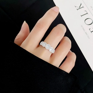 Classic S925 silver halo ring for women with five round cubic zirconia stones