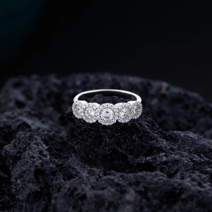 S925 sterling silver five-stone round halo zircon ring for women on volcanic rock