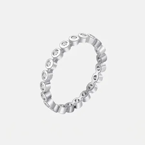 Bague Éternité en Argent Sterling 925 pour Femme Rond Serti Clos Zirconia une Rangée Anneau Superposable Bijoux Luxe