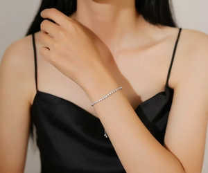 Detailansicht des S925 Sterling Silber Tennisarmbands mit verstellbarem Zugverschluss