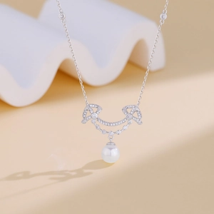 Elegant S925 sterling silver smile necklace with sparkling pendant and white pearl