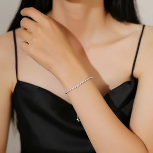 Klassisches S925 Sterlingsilber Tennisarmband mit verstellbarem Schiebeverschluss für Damen
