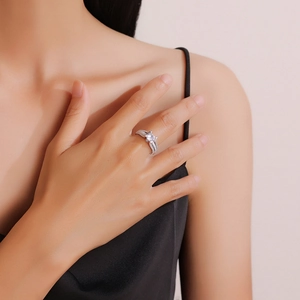Elegant S925 sterling silver ring with 1 carat round moissanite on a double-row band