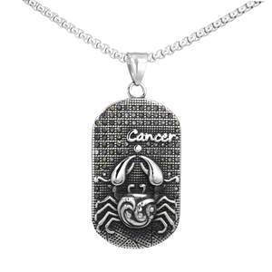 Détail du collier Cancer en acier inoxydable argenté avec pendentif crabe embossé