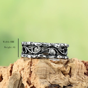 Bague vintage motif écailles de dragon en 8mm de large en acier inoxydable rustique