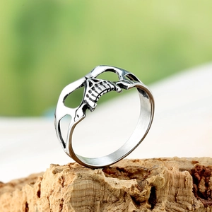 Vintage Titanium Steel Skull Jaw Hollow Out Ring Punk Gothic Polished Domineering Band Ring For Men Women Fashion Jewelry