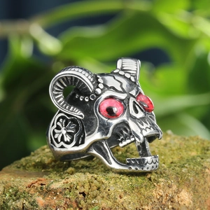 Vintage Stainless Steel Ram Skull Ring Gothic Punk Rock Red Rhinestone Eye Ring Retro Animal Skeleton Band Ring Men Jewelry