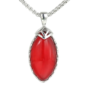 Collier classique en acier titane avec un grand pendentif marquise en œil de chat rouge