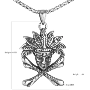 Pendentif chef indien hip hop en acier titane avec coiffe à plumes rétro