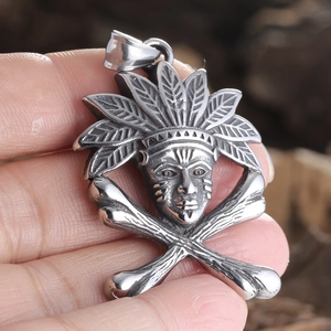 Pendentif hip-hop rétro en acier inoxydable avec chef tribal et os croisés