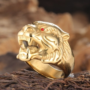 Men's punk gold tiger head stainless steel ring with red zircon eyes on wood