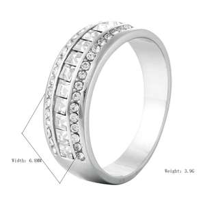 Bague en acier inoxydable à trois rangées avec oxydes de zirconium et fini argent