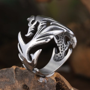 Bague dragon style punk rétro en acier inoxydable avec un design de T-Rex évidé