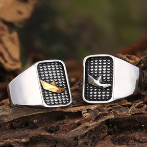 Vintage Stainless Steel Paper Boat Signet Ring For Men Retro Fish Scale Textured Square Biker Finger Jewelry Accessories