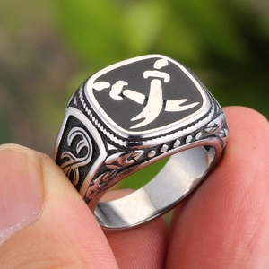 Vintage Stainless Steel Crossed Swords Signet Ring For Men Retro Scrollwork Engraved Black Enamel Domineering Punk Jewelry
