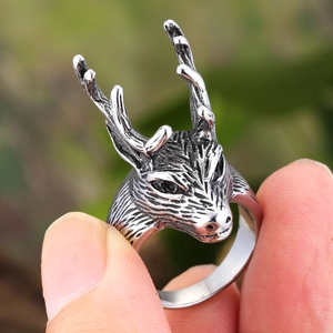 Vintage silver punk deer head ring made of stainless steel with detailed antlers