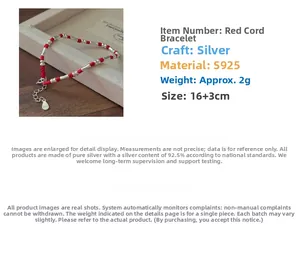 Makro-Detail des S925 Sterlingsilber Bambus-Perlen Armbands mit roter Kordel, 16+3cm