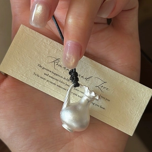 Collier pendentif vase en argent sterling S925 minimaliste avec finition mate et cordon