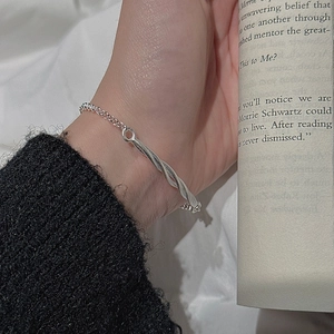 Minimalist S925 sterling silver twisted bar bracelet with adjustable chain on model