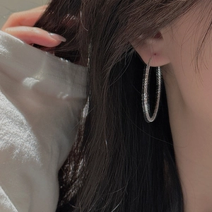 Orecchini a cerchio in argento sterling S925 con finitura vintage nera e argento lucido