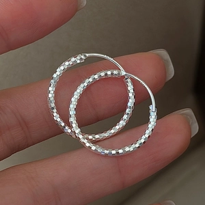 Orecchini a cerchio in argento sterling S925 lucido con finitura diamantata per donne