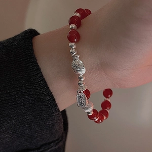 Bracelet en argent sterling S925 avec perles d'agate rouge et breloque poisson