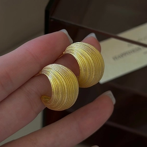 Textured gold-plated S925 sterling silver C-shaped hoop earrings with spiral brushed finish