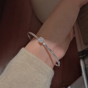 Minimalist S925 sterling silver open bangle with a brilliant round zircon stone