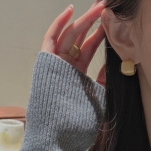 Vintage gold textured S925 silver earring and ring set with brushed metal finish