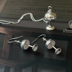 Polished S925 sterling silver jewelry set with minimalist lamp-shaped earrings and necklace