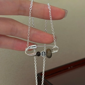 Collier épingle de sûreté en argent S925 avec perles vintage et pendentif en U