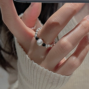 Bague élastique en argent sterling S925 avec perle dépolie et perles noires décoratives