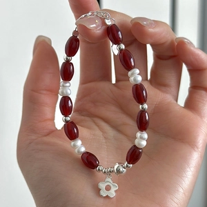 S925 silver beaded bracelet featuring red agate beads, pearls and a flower charm