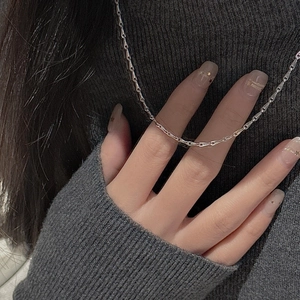 Collier minimaliste en argent sterling S925 avec une élégante chaîne à maillons rectangulaires