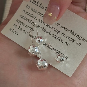 Boucles d'Oreilles en Argent Sterling 925 à Boules Facettées pour Femmes Minimaliste Géométrique CNC Étincelant Bijoux Mode