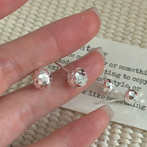 Boucles d'oreilles minimalistes en argent sterling S925 avec perles rondes facettées