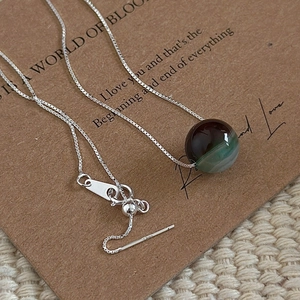 Vintage S925 sterling silver beaded necklace with green agate pendant and slide adjuster
