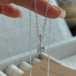 Collier en argent sterling S925 avec pendentif classique en zircone cubique