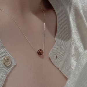 Collier en argent sterling S925 avec pendentif en marbre brun sur chaîne minimaliste