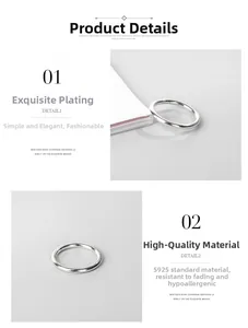 Détail macro de la bague en argent sterling S925 avec finition polie et poinçon gravé