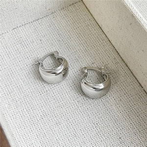 Créoles en argent sterling S925 poli au style minimaliste en forme de goutte d'eau