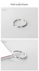 Vue détaillée de la bague en argent sterling S925 montrant le poinçon d'authenticité