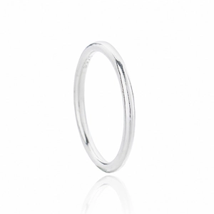 Bague minimaliste en argent sterling S925 avec finition polie et gravure de poinçon