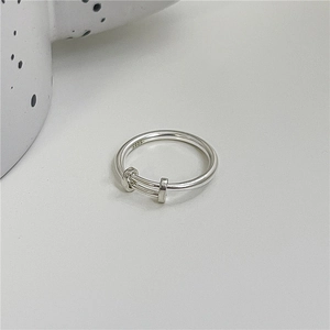 Minimalistischer S925 Sterlingsilber Ring mit polierter Oberfläche und Zylinder-Design
