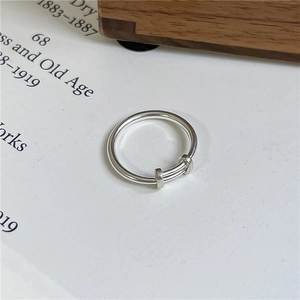 Minimalistischer S925 Sterlingsilber Ring mit Dreifachband und Rechteckdesign für Paare